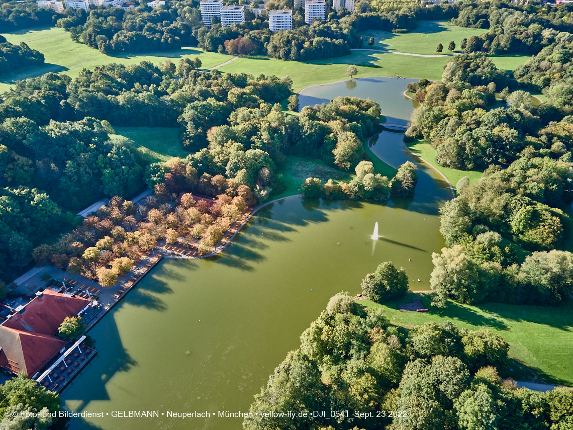 23.09.2022 - der Ostpark mir Biergarten und See in Neuperlach